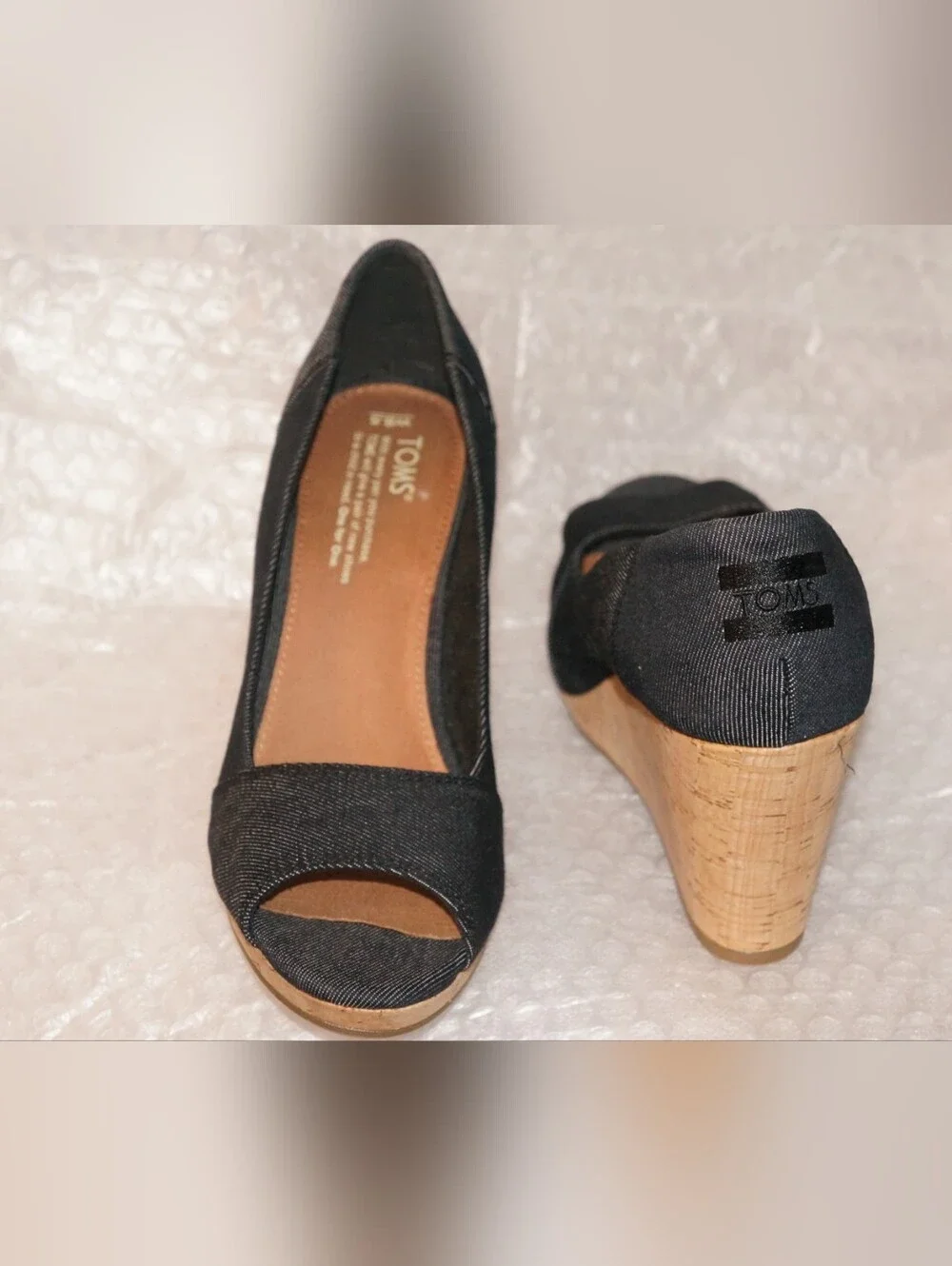 Toms Women's Stella wedge shoes in a  black denim fabric Size  8.5